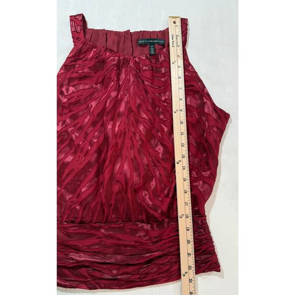 White House Black Market WHBM Red Zebra Burnout Silk Blend Top Size 8P (038) - Picture 5 of 10
